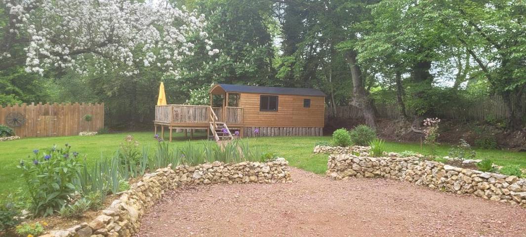 Gîte pour 3 personnes, avec Balcon ainsi que Terrasse et Jardin à Morainville-Jouveaux