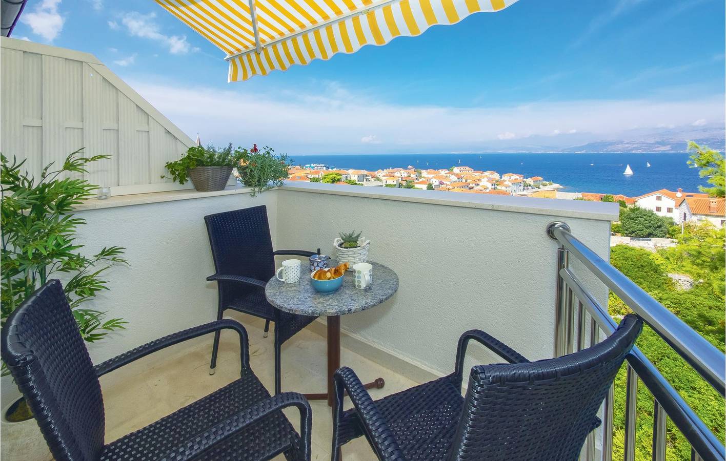Ganze Ferienwohnung, Ferienwohnung für 4 Personen mit Terrasse in Postira, Brac