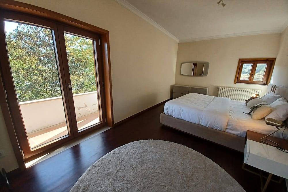 Casa Monte da Volta. Spacious, well equipped, for relaxing and having good time in Chaves, Vila Real Distrikt