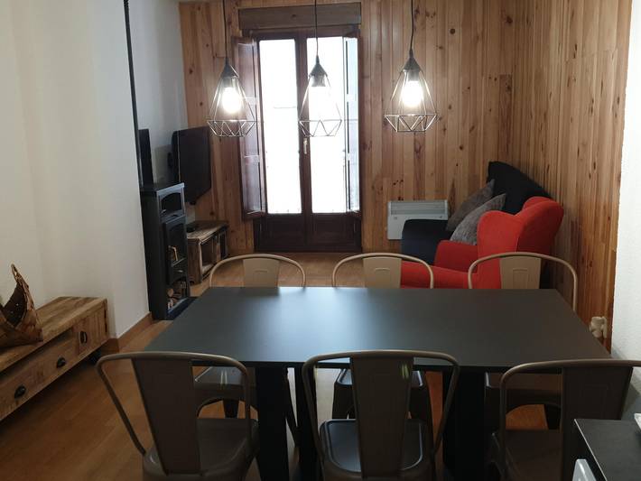 Appartement entier, Appartement de montagne avec cheminée et parking à Canfranc, proche des pistes de ski in Canfranc, Pyrénées Aragonaises