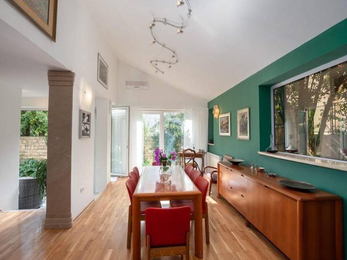 Ferienwohnung für 5 Personen, mit Terrasse und Whirlpool sowie Garten und Sauna in Split - 2