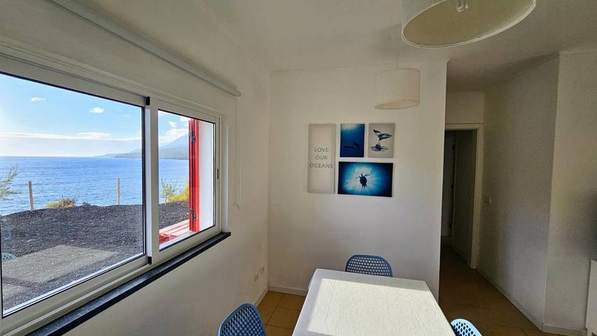 Gîte pour 4 personnes, avec terrasse et vue à Lajes do Pico