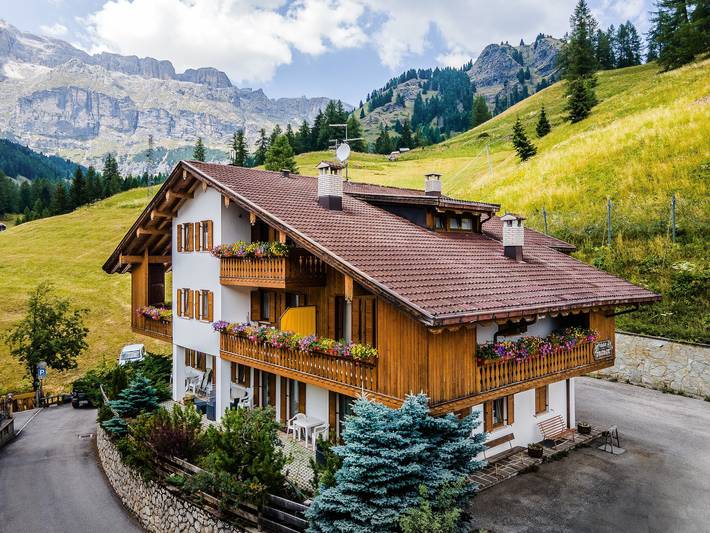 Ganze Wohnung, Ferienwohnung 'Bilocale Pelmo' mit Wlan in Arabba, Buchenstein