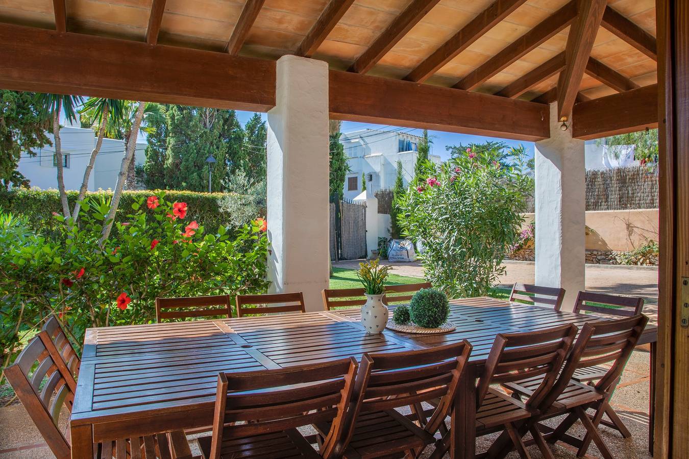 Luxury Cala D'or Villa | Villa Esmeralda Blanca | 6 Bedrooms | Pool Table | Short Walk to Resort Centre in Cala d'Or, Santanyí