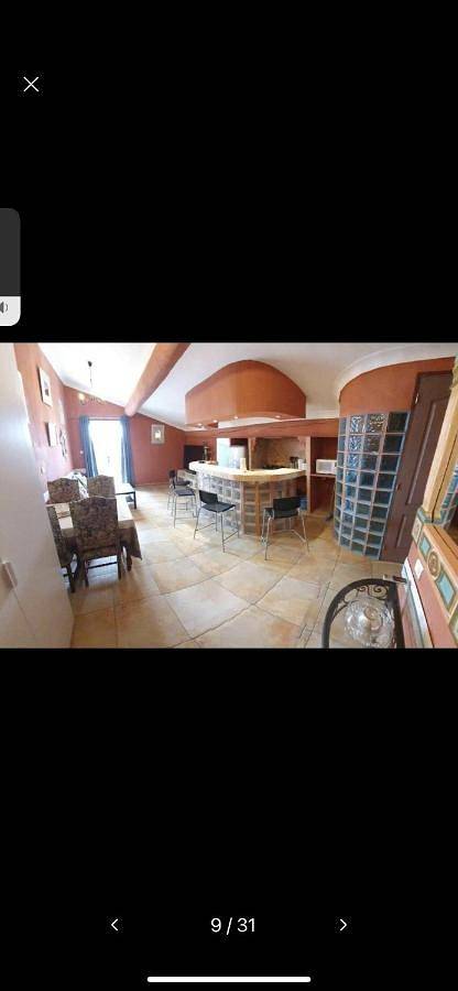 Gîte pour 2 personnes, avec Balcon et Terrasse ainsi que Jardin et Piscine à Fourques - 3
