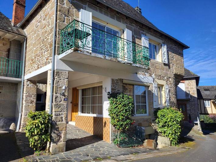 Location de vacances pour 6 personnes, avec Balcon et Terrasse à Dampniat