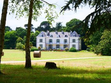 Chambre d’hôte pour 4 personnes, avec vue ainsi que piscine et jardin en Cotes-d'Armor
