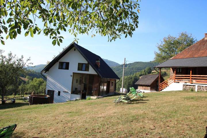 Casa vacanza per 16 persone, con Terrazza e Giardino nonché Panorama in Alba Iulia (Romania)