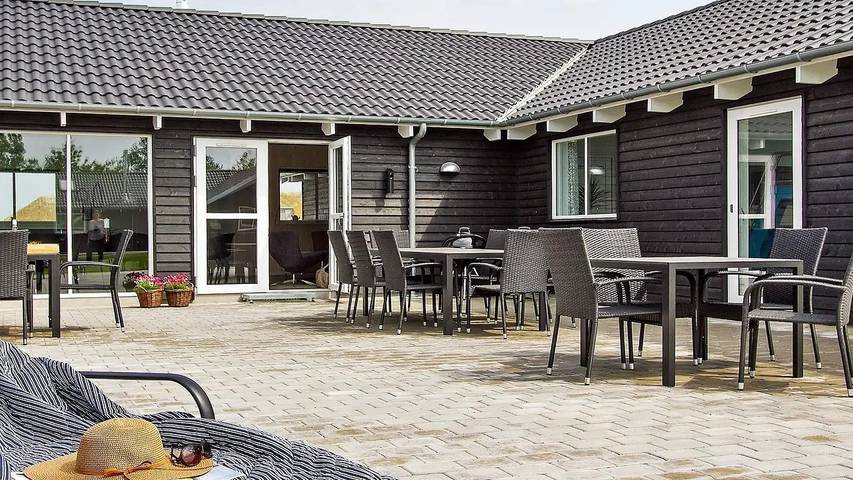 Ferienhaus für 25 Personen, mit Whirlpool und Terrasse sowie Pool und Sauna in Olpenitz - 4