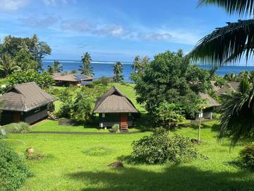 Cottage pour 6 personnes, avec jardin ainsi que vue et terrasse dans Teahupo'o