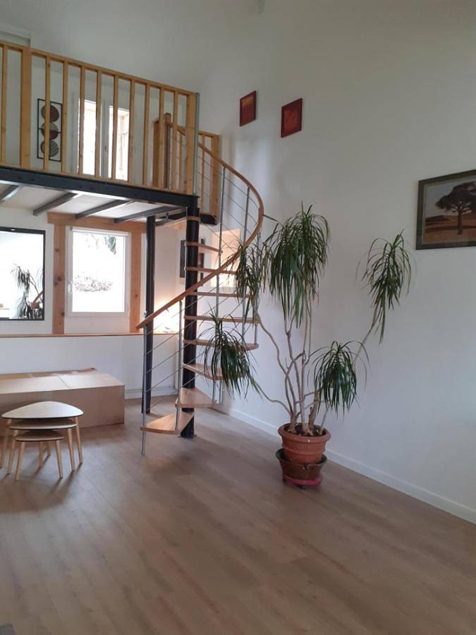 Location de vacances pour 6 personnes, avec vue et jardin, adapté aux familles à Notre-Dame-de-Sanilhac - 4