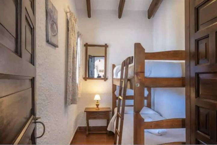 Location de vacances pour 10 personnes, avec terrasse et jardin à Cala Morell - 4