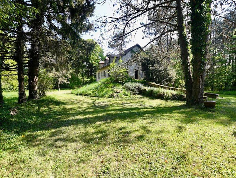 Seven-Bedroom House in Montillot, Arrondissement d'Avallon
