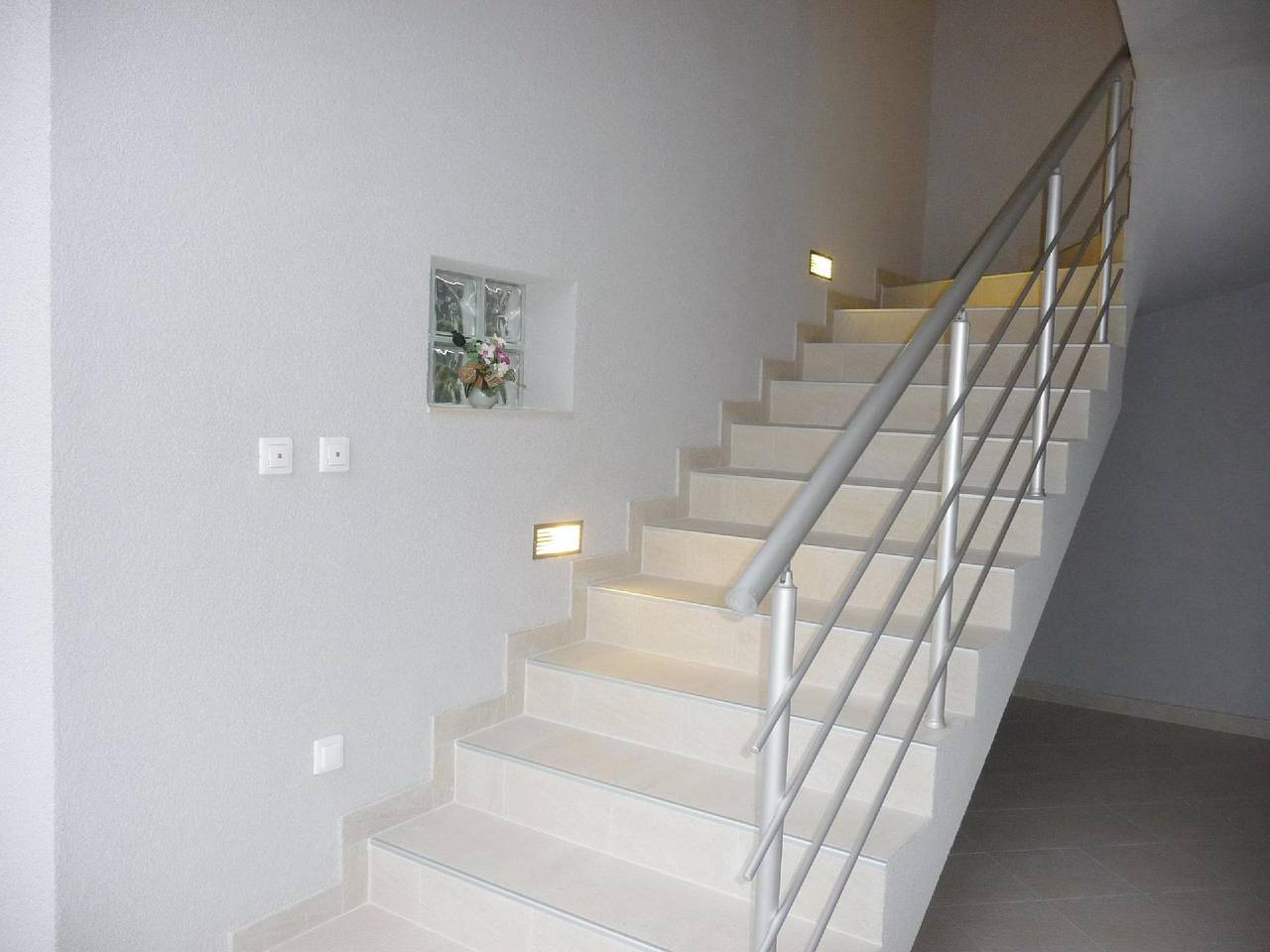 Entire holiday apartment, Light apartment with a modern interior in pleasant colours, with a balcony and a sea view in Zaton, Grad Dubrovnik