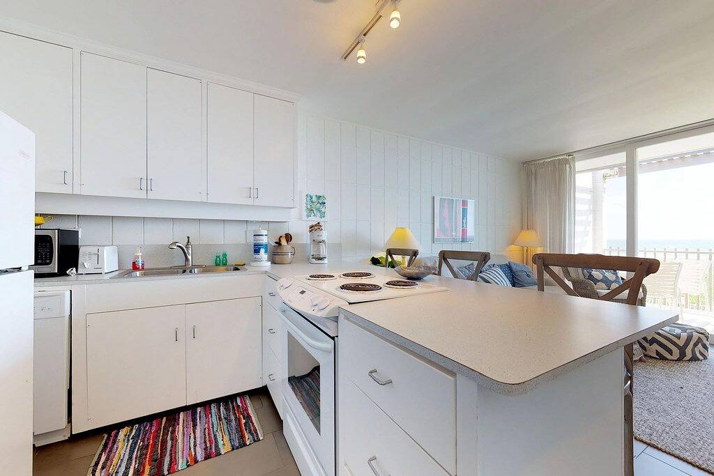 Ganze Wohnung, Beachfront hundefreundliche Wohnung w / Blick auf den Golf & einem gemeinsamen Pool! in South Padre Island, Laguna Madre