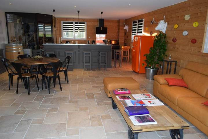 Gîte pour 6 personnes, avec jardin ainsi que piscine et vue à Saint-Seine-en-Bâche