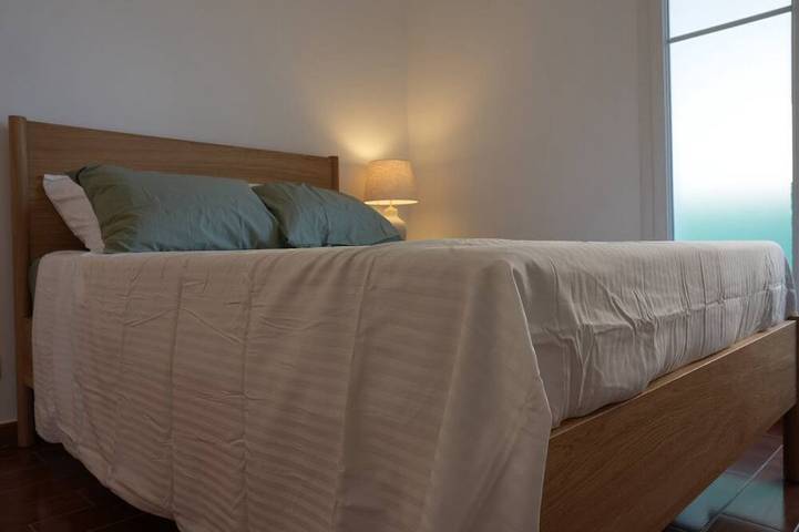 Appartement entier, Serene 1-bedroom apartment in charming Poissy perfect for relaxing stay in Poissy, Yvelines