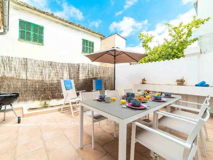 Villa für 6 Personen, mit Balkon und Terrasse
