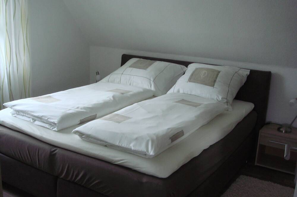 Ganze Wohnung, Messe-/Ferienwohnung nähe Airport Köln-Messe in Rösrath, Rheinisch-Bergischer Kreis