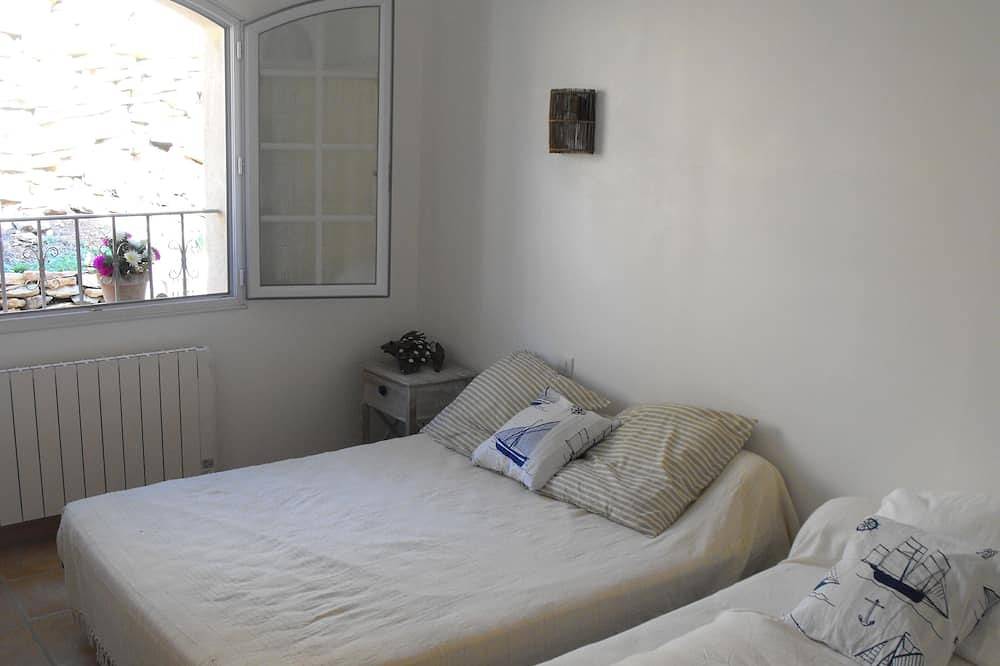 Villa Facing The Sea In Calanque Cote Bleue in Ensuès-la-Redonne, Istres region