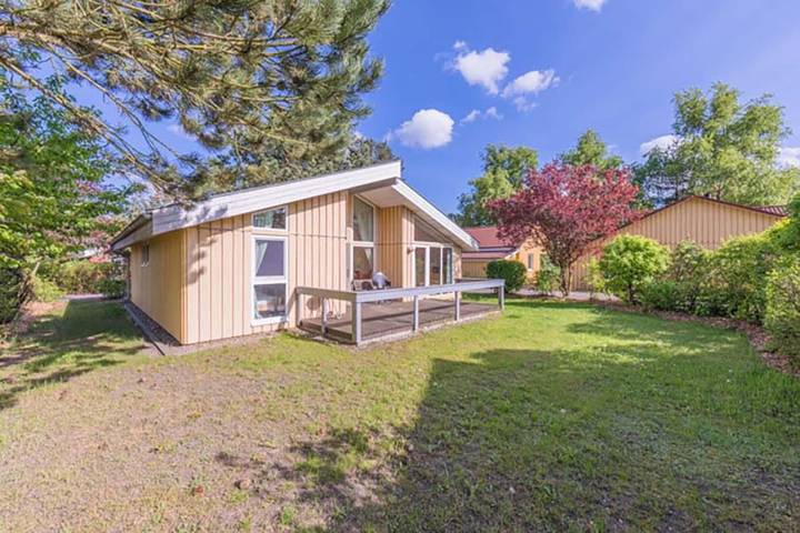 Ferienhaus für 4 Personen, mit Whirlpool und Terrasse sowie Garten und Sauna in Granzow