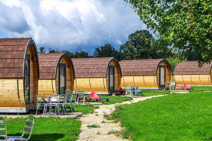 Gîte pour 4 personnes, avec jardin à Lugny