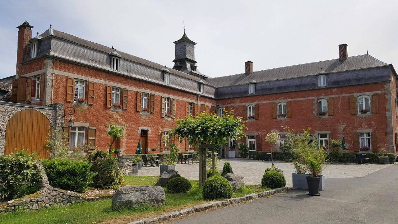 Logis - Château de la Motte - Hôtel & Restaurant in Liessies, Avesnes-sur-Helpe