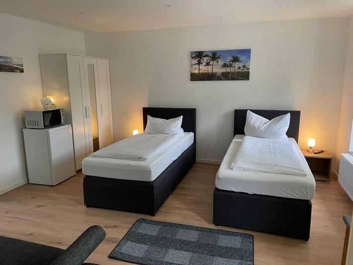 Ganze Ferienwohnung, Ml Motel Doppel-/Familienzimmer mit Küche in Königslutter am Elm, Braunschweig und Umgebung
