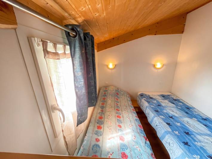 Chalet charmant avec piscine à Chazemais in Chazemais, Région de Montluçon