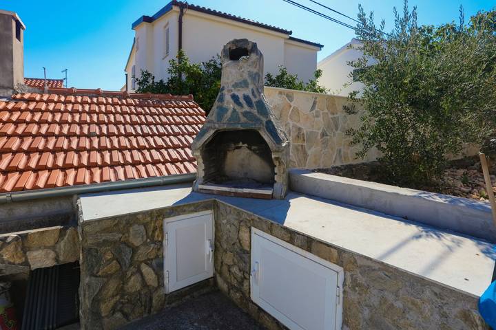 Apartamento entero, Apartamento para dos personas con terraza y vista al mar Rogoznica A-24889-a in Rogoznica, Condado de Šibenik-Knin
