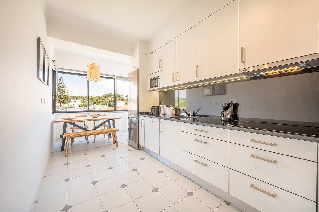 Ganze Wohnung, Guestready - Apple beach hideaway with sea views in Praia das Maçãs, Colares