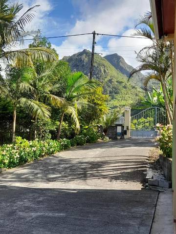 Gîte pour 3 personnes, avec terrasse et jardin à Salazie