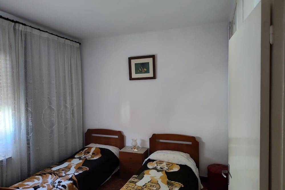 Entire apartment, Ca la Conxita in Tona, Osona
