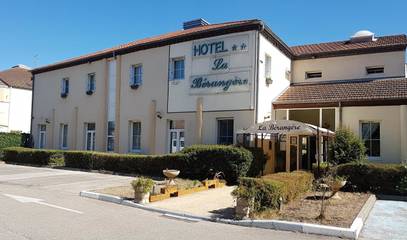 Hôtel pour 2 personnes, avec piscine et jardin, animaux acceptés à Pérouges