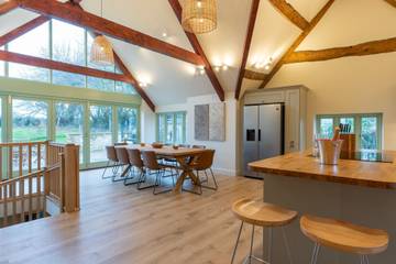 Cottage for 13 People in Whitelackington, Somerset, Photo 1