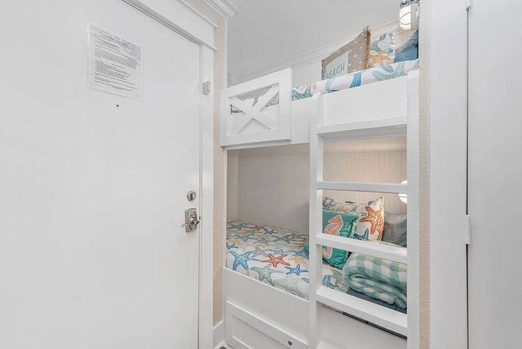 Ganze Wohnung, Wow Nur renoviert, Kingsize-Bett, Waschmaschine und Trockner, Haustiere willkommen, Amazing Ocean Views! in Galveston Island, Galveston