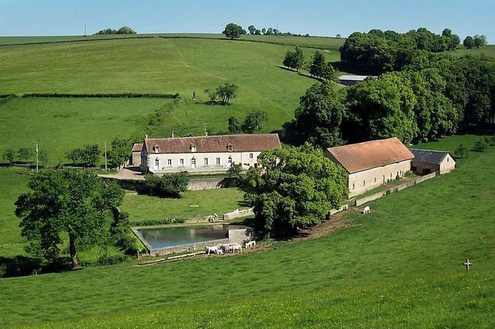 Gîte pour 4 personnes, avec jardin et jacuzzi à Anthien