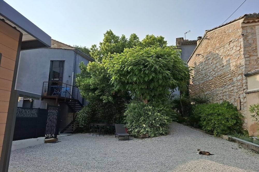 Apartamento entero, Estudio-Premium-Baño con bañera-Terraza in Rasteau, Vaucluse