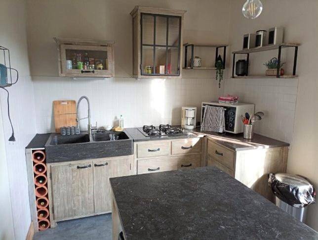 Location de vacances pour 4 personnes, avec terrasse à Treize-Vents - 4