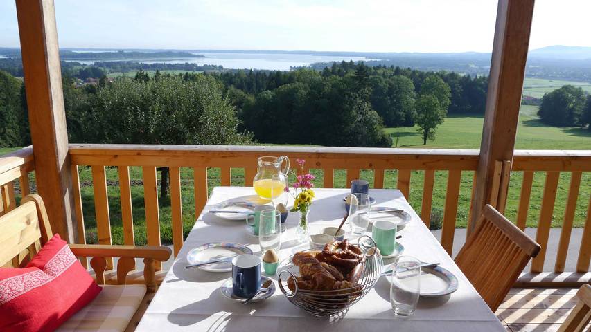 Ferienwohnung für 4 Personen, mit Balkon und Terrasse sowie Garten und Seeblick in Bernau am Chiemsee - 3