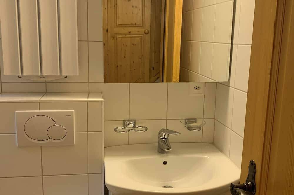 Ganze Wohnung, Aussen : 4-Zimmer-Duplex-Wohnung für 6 Personen, 2 Balkone nach Süden, schöne Aussicht -Innen : ca. in Saint Luc, Anniviers