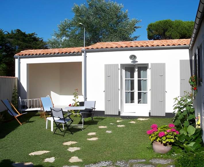 Location de vacances pour 2 personnes, avec terrasse sur l' Île de Ré - 2