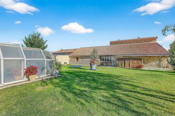 Gîte pour 4 personnes, avec jardin et piscine à Laragne-Montéglin