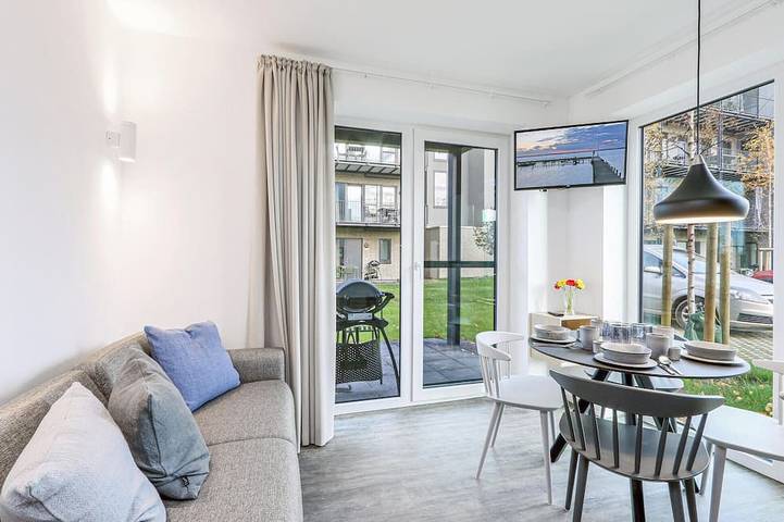 Ferienwohnung für 4 Personen, mit Terrasse und Pool in Lembruch