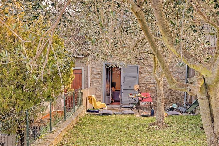 Location de vacances pour 6 personnes, avec terrasse et jardin, adapté aux familles dans Parc naturel régional de Corse - 2