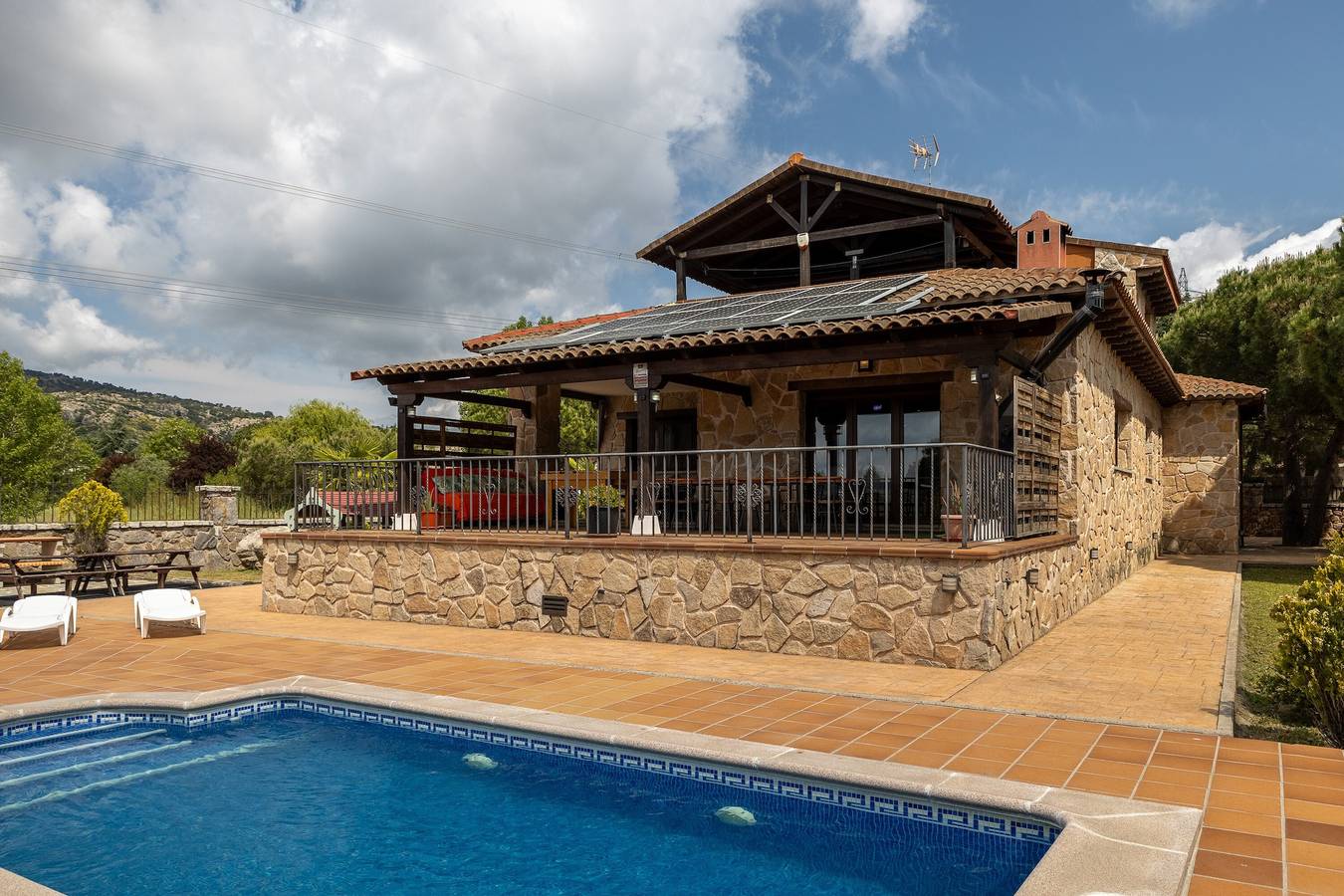 Maison rurale Sierra Norte Madrid avec piscine privée et vue sur la montagne in El Berrueco, Communaute de Madrid