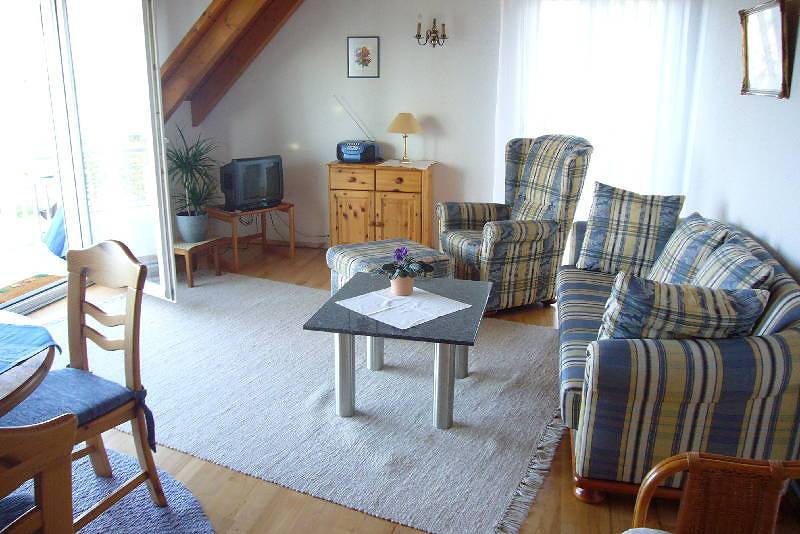 Ganze Ferienwohnung, Ferienwohnung Christa Heger - Ferienwohnung 2. Og, 3-Zimmer-Fewo, 70 qm in Immenstaad, Immenstaad am Bodensee
