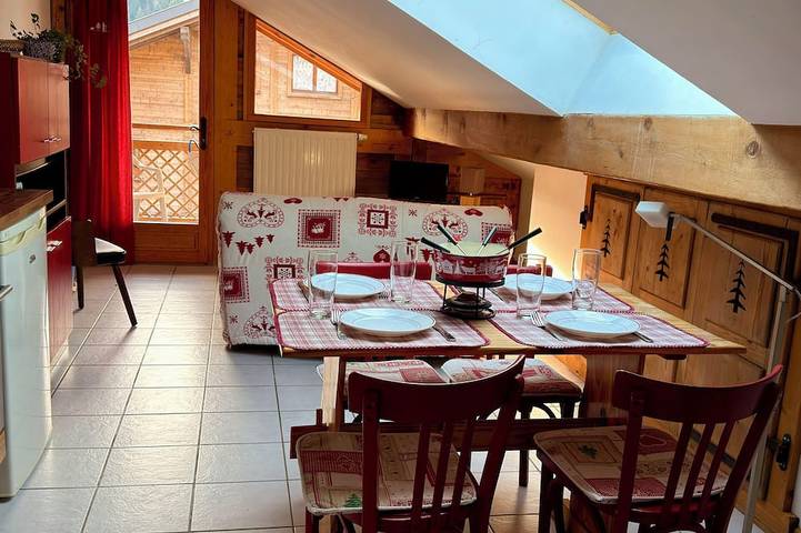 Entire apartment, Charming apartment 100m from the slopes in La Chapelle-d'Abondance, Les Portes du Soleil