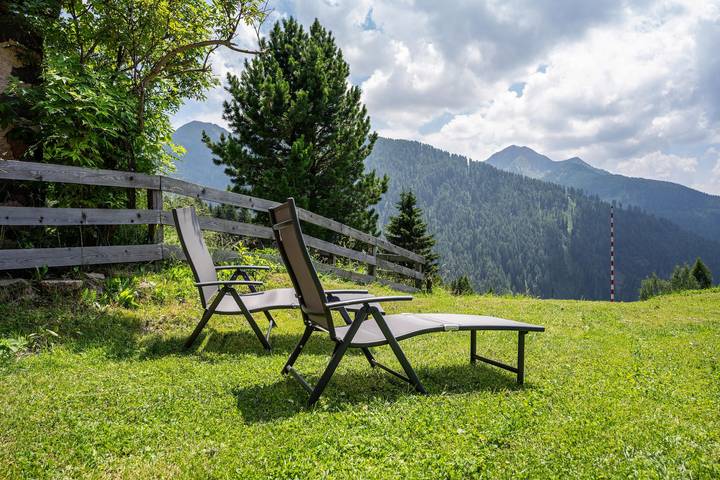Chalet 'Baita Naibiz' with Mountain Views, Private Terrace and Wi-Fi in Palù del Fersina, Valsugana