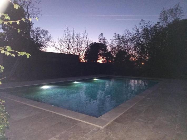Gîte pour 3 personnes, avec jardin et piscine à Ambarès-et-Lagrave - 2